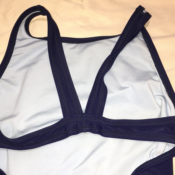 Nike 34 Women’s 8 Swimsuit One piece Navy - Picture 11 of 16